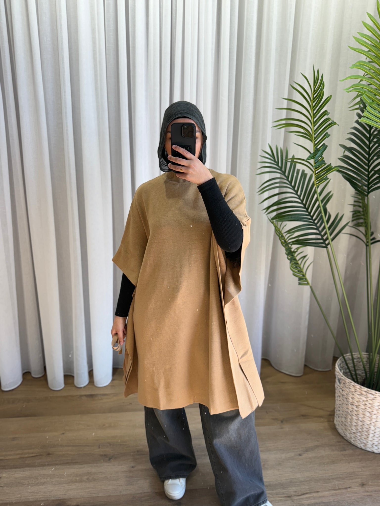 Ela Poncho